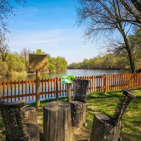 Vikendica Spacious In Molat With Pool