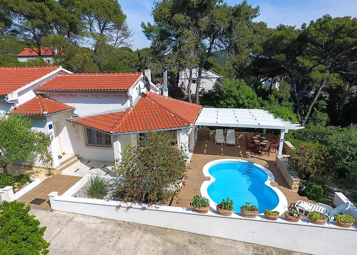 بيت للعطل In Molat With Pool