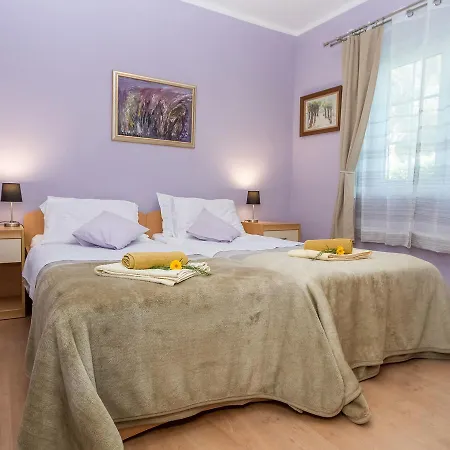Holiday home Spacious In Molat With Pool