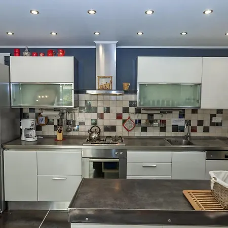 Spacious In Molat With Pool *