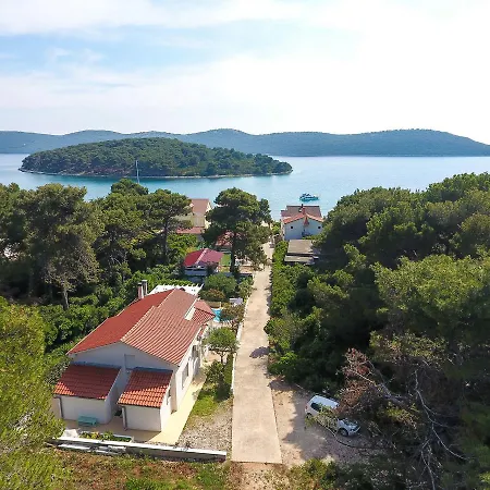 Spacious In Molat With Pool Holiday home Brgulje