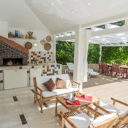 Spacious In Molat With Pool * Brgulje